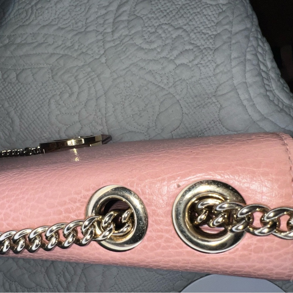 Gucci Medium Interlocking Crossbody Bag - image 6